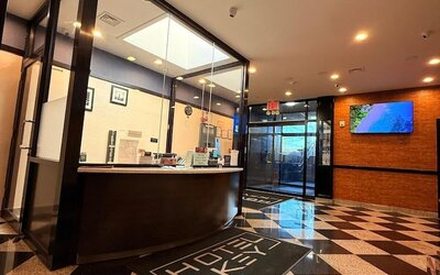 Hotel Key LaGuardia Airport