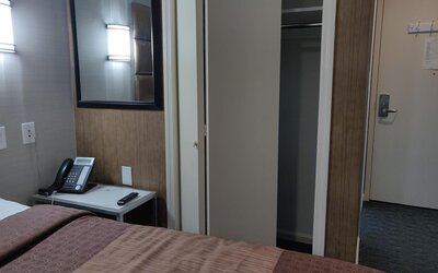 Hotel Key LaGuardia Airport