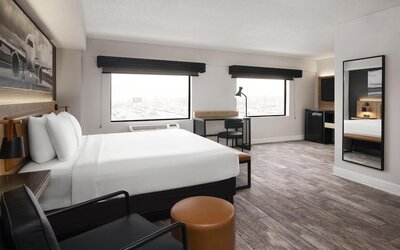Aiden by Best Western Newark Airport