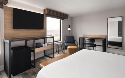 Aiden by Best Western Newark Airport