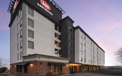 Aiden by Best Western Newark Airport