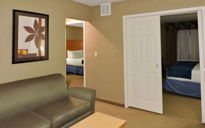 Marco LaGuardia Hotel