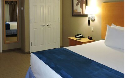 Marco LaGuardia Hotel