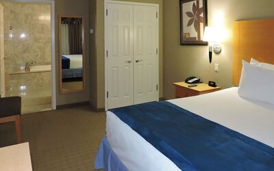 Marco LaGuardia Hotel