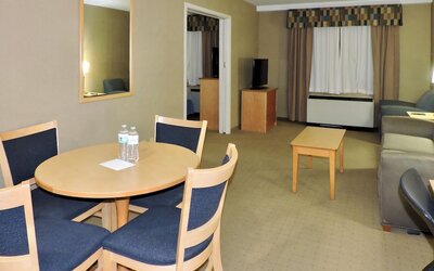 Marco LaGuardia Hotel