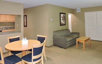 Marco LaGuardia Hotel