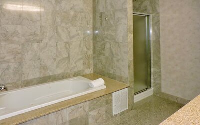 Marco LaGuardia Hotel