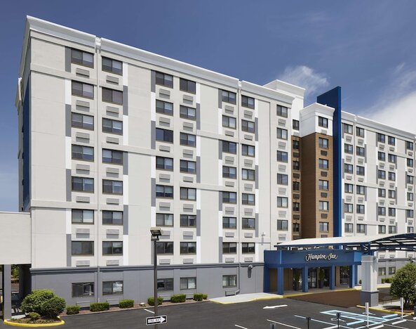Hampton Inn Newark Airport