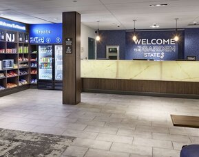 Hampton Inn Newark Airport