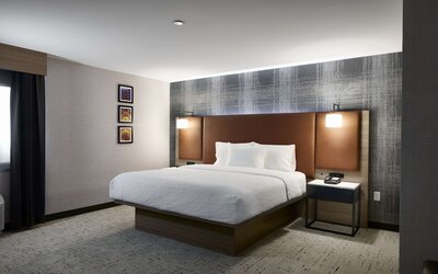 Hampton Inn Newark Airport