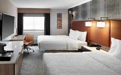 Hampton Inn Newark Airport