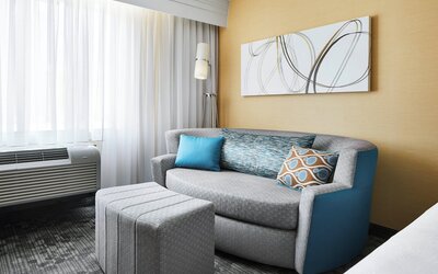 Courtyard by Marriott Newark Downtown