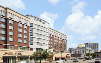 Courtyard by Marriott Newark Downtown