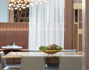 DoubleTree by Hilton Hotel Newark Airport