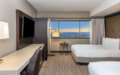 DoubleTree by Hilton Hotel Newark Airport