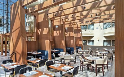 DoubleTree by Hilton Hotel Newark Airport