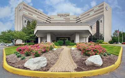 DoubleTree by Hilton Hotel Newark Airport