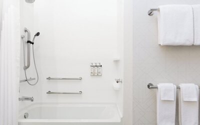 Holiday Inn Express & Suites Linden – Newark South by IHG