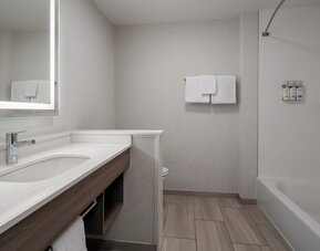 Holiday Inn Express & Suites Linden – Newark South by IHG