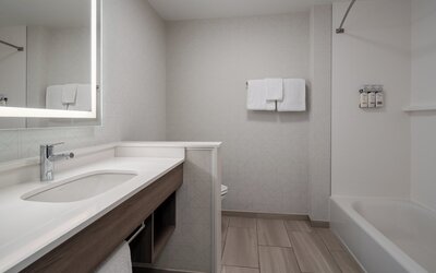 Holiday Inn Express & Suites Linden – Newark South by IHG