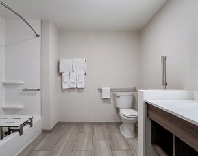 Holiday Inn Express & Suites Linden – Newark South by IHG