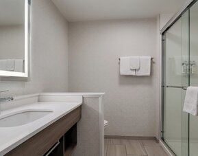 Holiday Inn Express & Suites Linden – Newark South by IHG