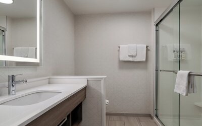Holiday Inn Express & Suites Linden – Newark South by IHG