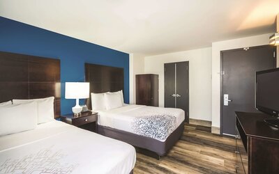 La Quinta Inn & Suites by Wyndham Brooklyn Downtown