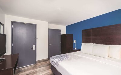 La Quinta Inn & Suites by Wyndham Brooklyn Downtown