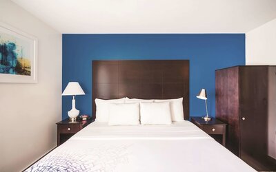 La Quinta Inn & Suites by Wyndham Brooklyn Downtown