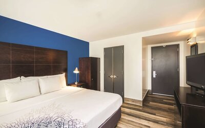 La Quinta Inn & Suites by Wyndham Brooklyn Downtown