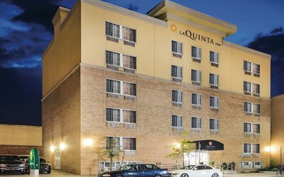 La Quinta Inn & Suites by Wyndham Brooklyn Downtown