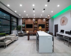 Wingate by Wyndham Long Island City