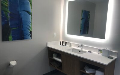 Wingate by Wyndham Long Island City