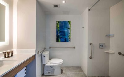 Wingate by Wyndham Long Island City