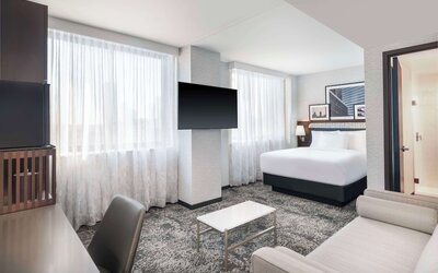 DoubleTree by Hilton Long Island City, NY