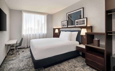 DoubleTree by Hilton Long Island City, NY