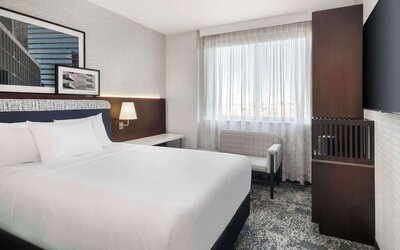 DoubleTree by Hilton Long Island City, NY