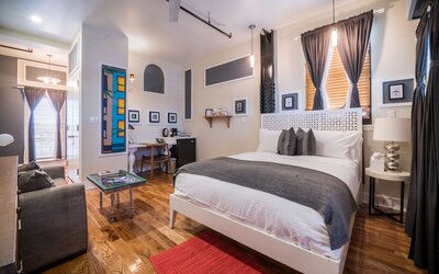 Henry Norman Hotel