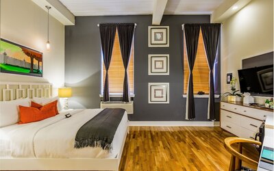 Henry Norman Hotel