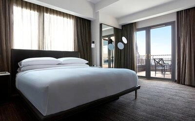 New York Marriott at the Brooklyn Bridge