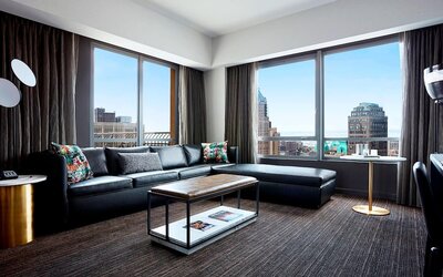 New York Marriott at the Brooklyn Bridge