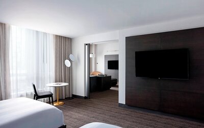 New York Marriott at the Brooklyn Bridge