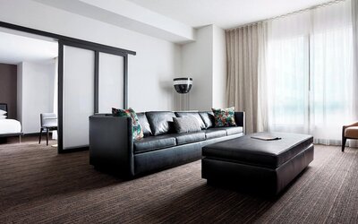 New York Marriott at the Brooklyn Bridge