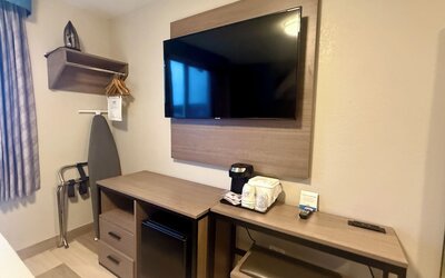 Days Inn by Wyndham Brooklyn Borough Park