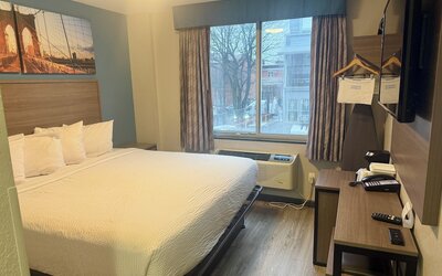 Days Inn by Wyndham Brooklyn Borough Park