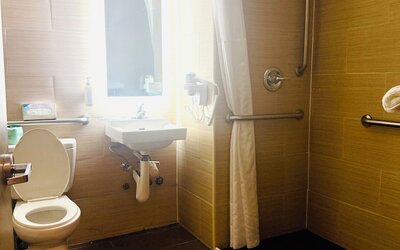 Days Inn by Wyndham Brooklyn Borough Park