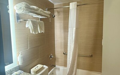 Days Inn by Wyndham Brooklyn Borough Park