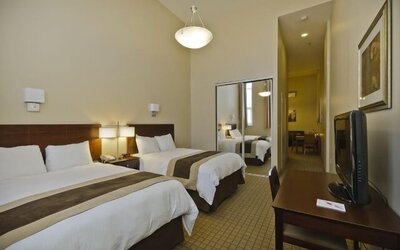 Pointe Plaza Hotel
