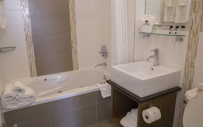 Aura Hotel Brooklyn